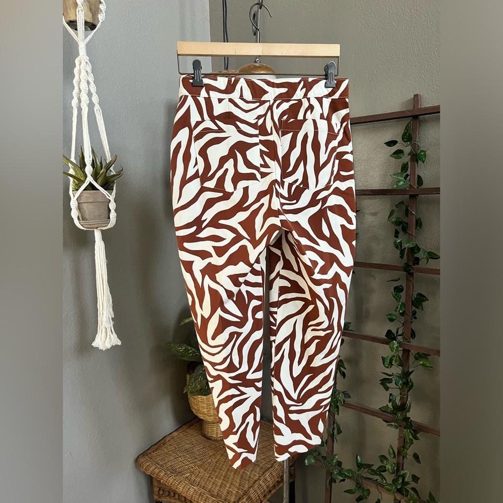 ▪️Spanx On The Go Slim Straight Ankle Pants in Clay Zebra Stripe 20366r M - Picture 9 of 13